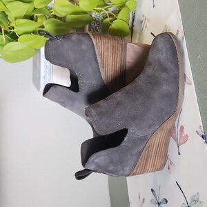 TOMS Kallie Wedge Bootie Grey Sz 8W